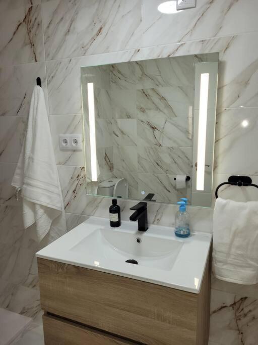 Apartamento Bajo Con Terraza Y Piscina Торевьиа Экстерьер фото