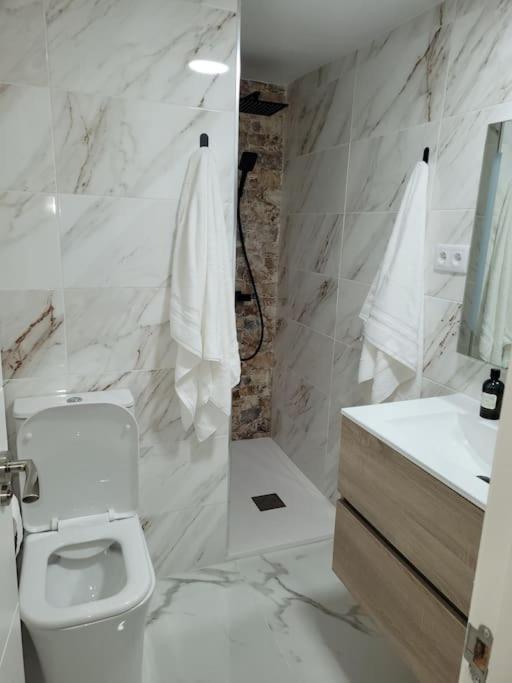 Apartamento Bajo Con Terraza Y Piscina Торевьиа Экстерьер фото
