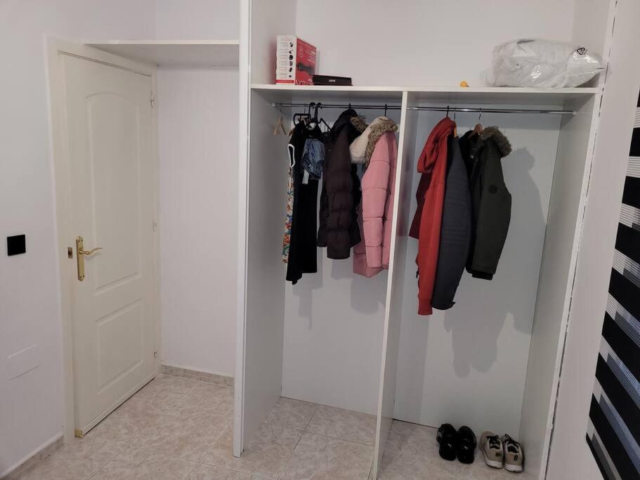 Apartamento Bajo Con Terraza Y Piscina Торевьиа Экстерьер фото