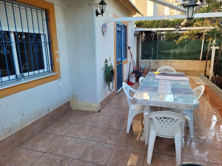 Apartamento Bajo Con Terraza Y Piscina Торевьиа Экстерьер фото