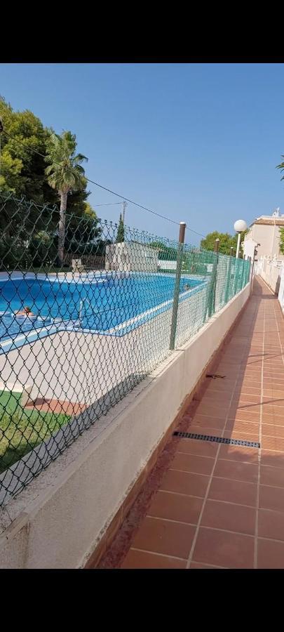 Apartamento Bajo Con Terraza Y Piscina Торевьиа Экстерьер фото
