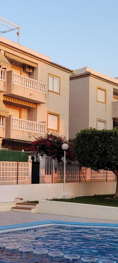 Apartamento Bajo Con Terraza Y Piscina Торевьиа Экстерьер фото