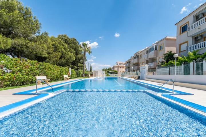 Apartamento Bajo Con Terraza Y Piscina Торевьиа Экстерьер фото
